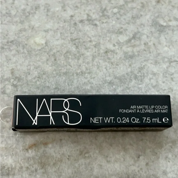 NARS Air Matte Liquid Lipstick in Thrust - Picture 4 of 5